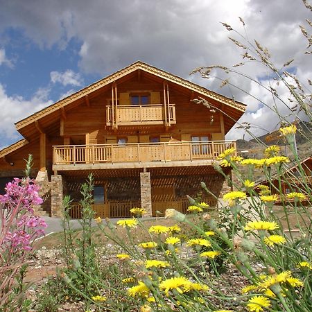 Madame Vacances Les Chalets De L'Altiport Alpe d'Huez Εξωτερικό φωτογραφία