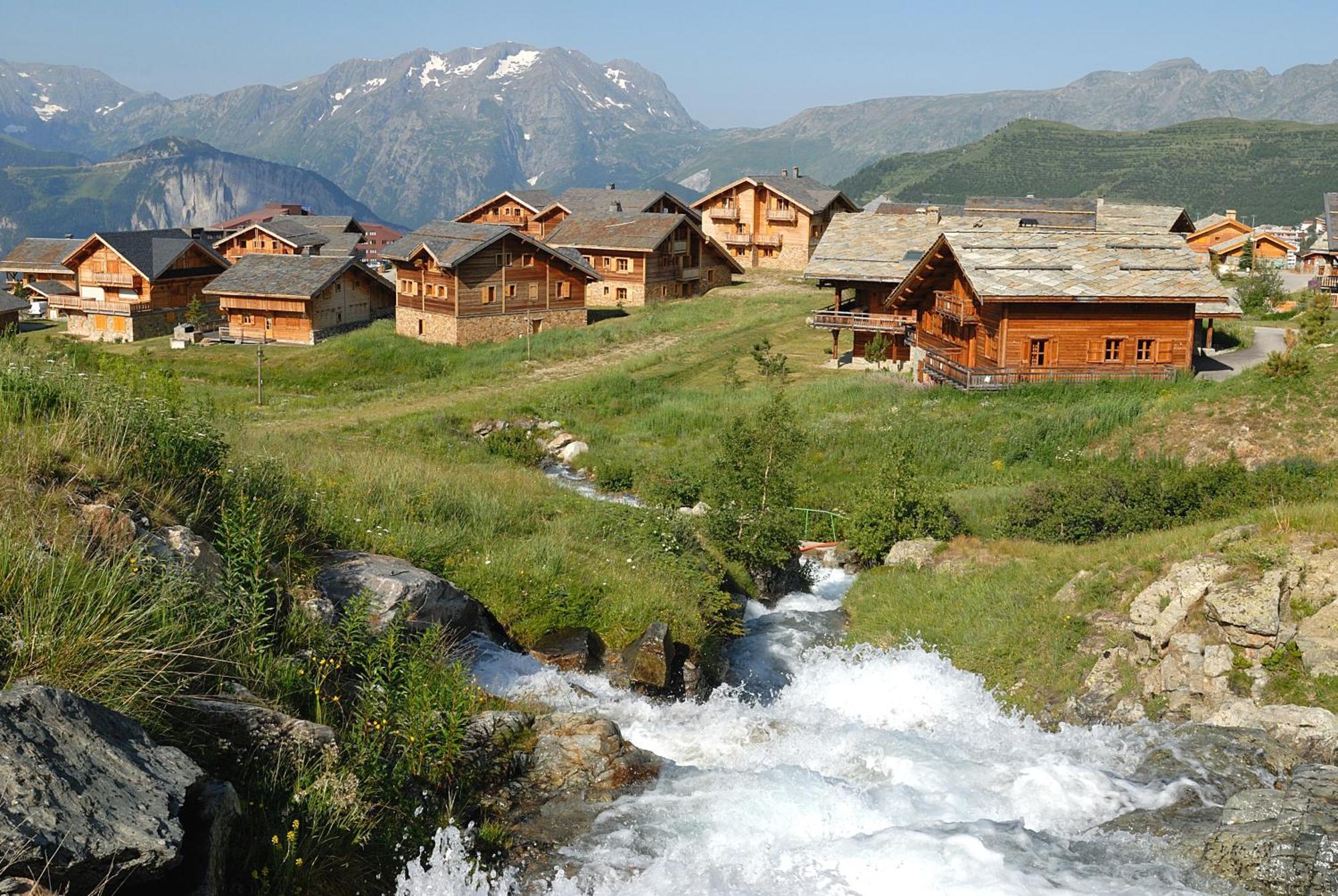 Madame Vacances Les Chalets De L'Altiport Alpe d'Huez Εξωτερικό φωτογραφία