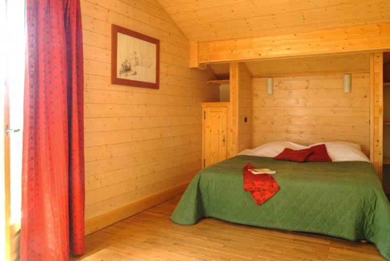 Madame Vacances Les Chalets De L'Altiport Alpe d'Huez Εξωτερικό φωτογραφία